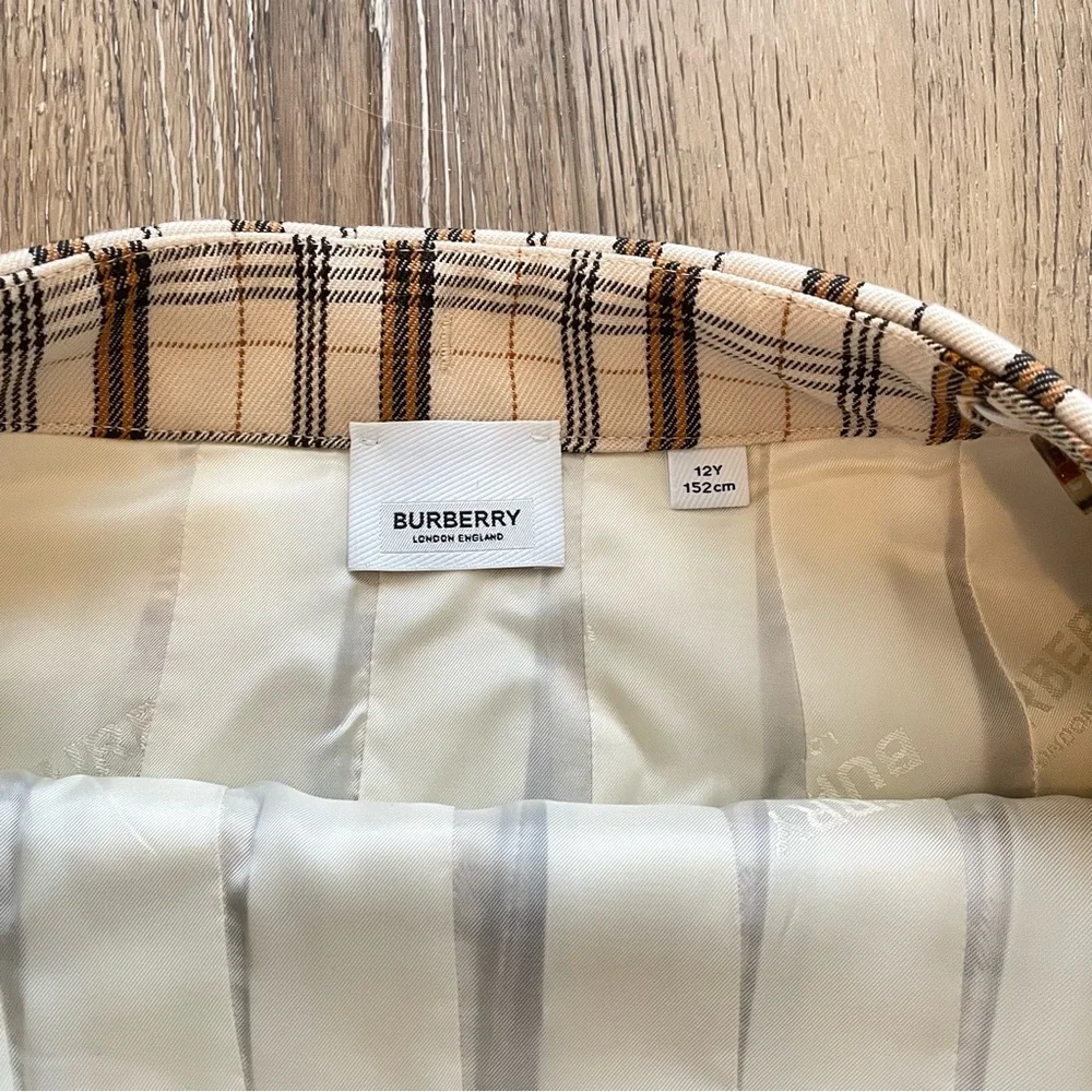 Burberry Logo Skirt - Picture 6 of 9